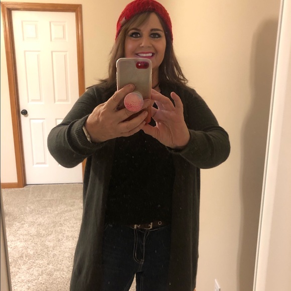 🌹Meet your Posher, Kelly - Picture 9 of 15